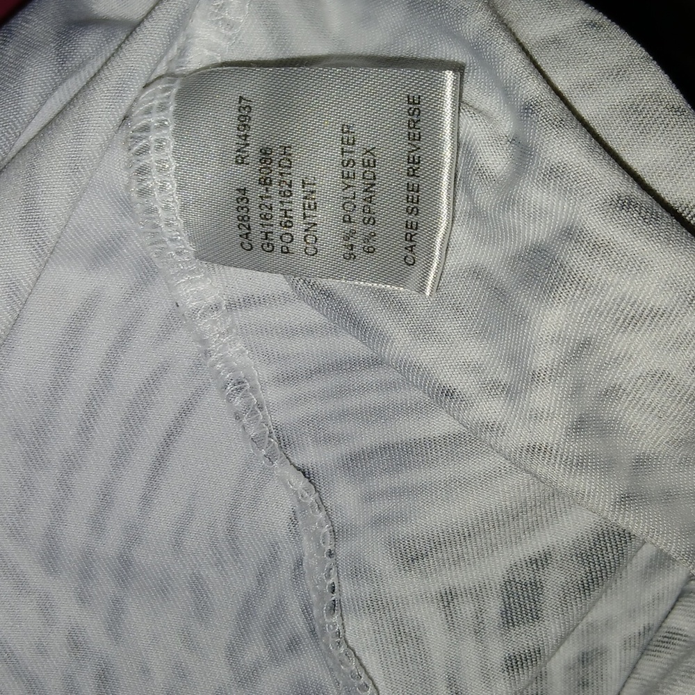 Tail Active Wear Sleeves Blouse View 4